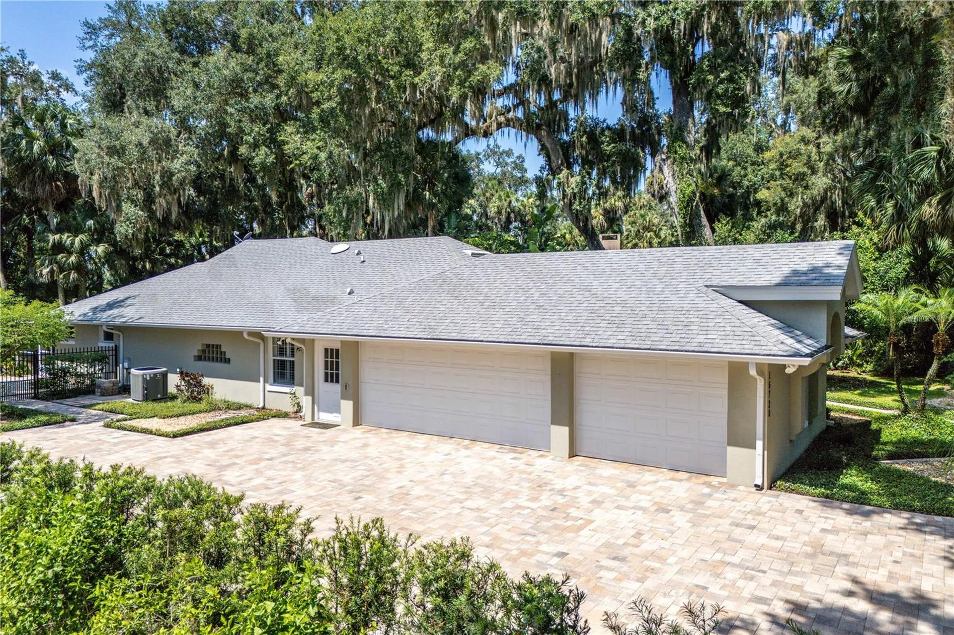 16720 Beauclaire Court Tavares FL 32778