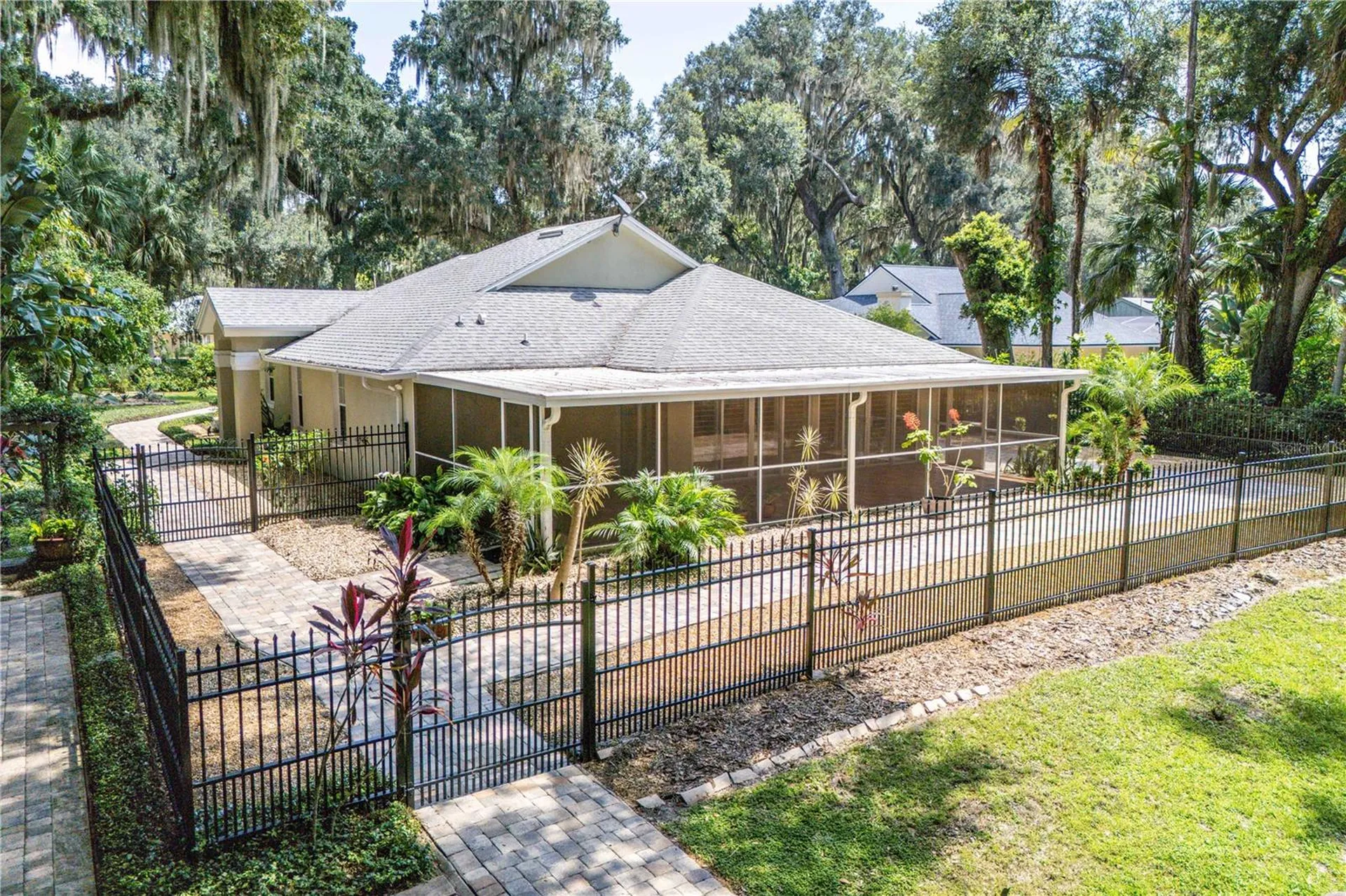 16720 Beauclaire Court Tavares FL 32778