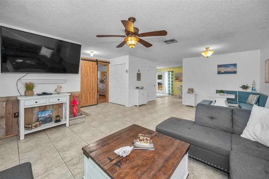 505 Whispering Oak Drive Tarpon Springs FL 34689