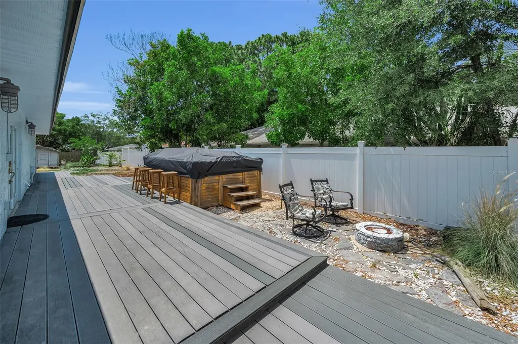 505 Whispering Oak Drive Tarpon Springs FL 34689
