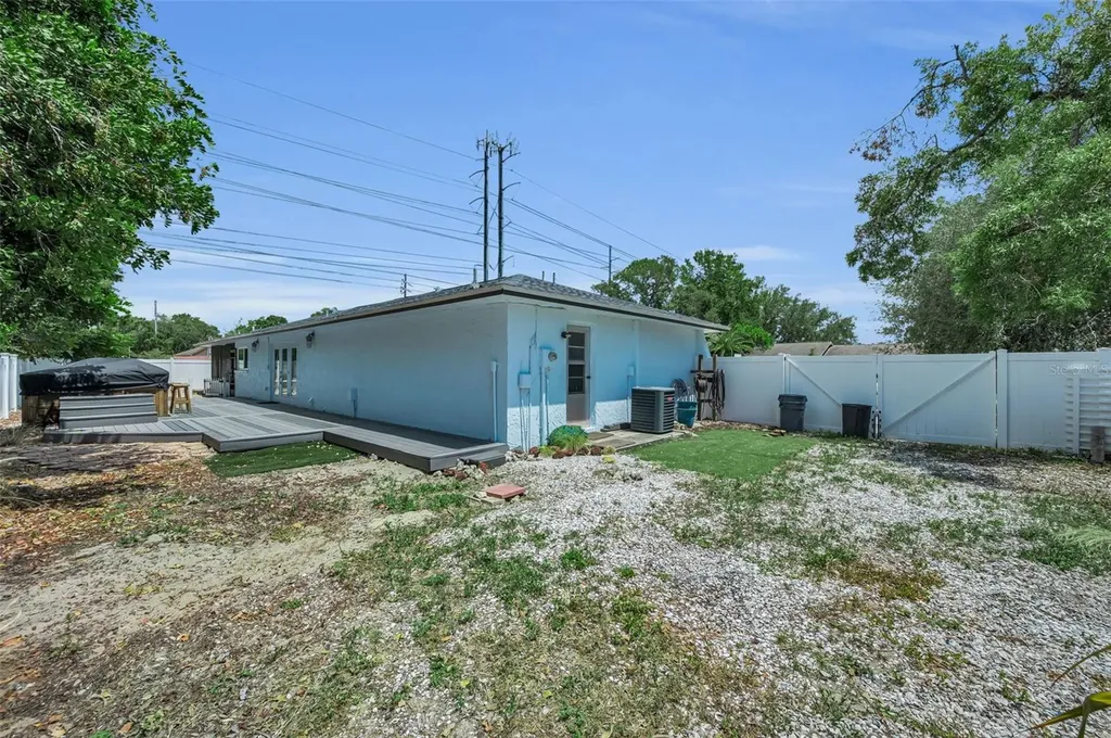 505 Whispering Oak Drive Tarpon Springs FL 34689