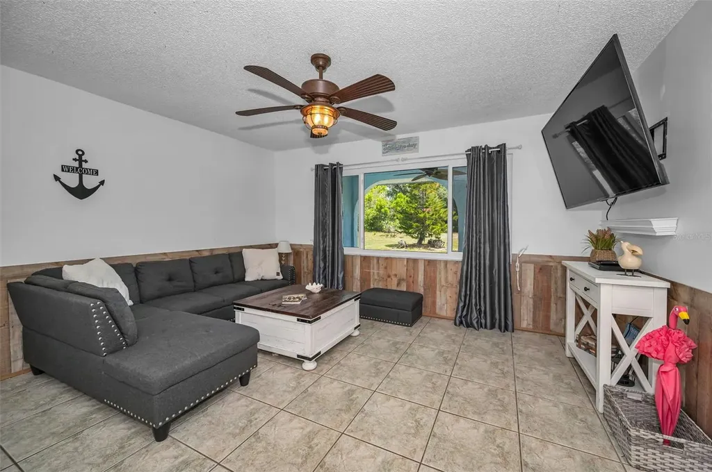 505 Whispering Oak Drive Tarpon Springs FL 34689