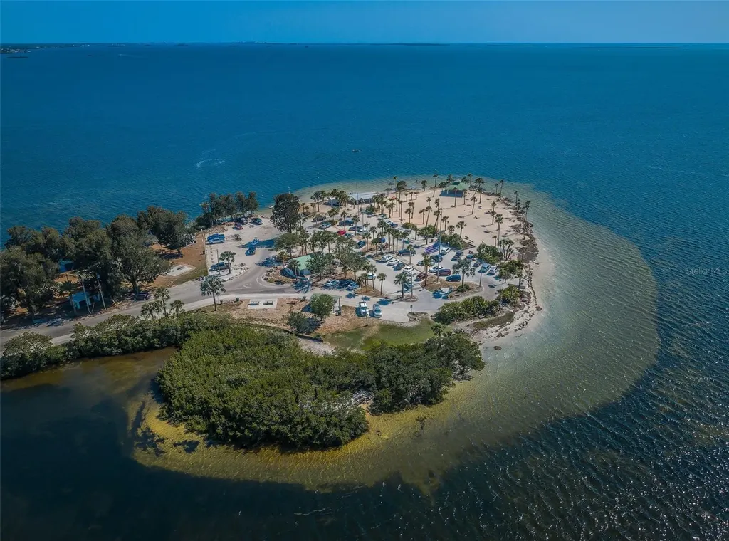 505 Whispering Oak Drive Tarpon Springs FL 34689