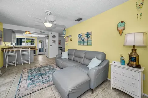 505 Whispering Oak Drive Tarpon Springs FL 34689