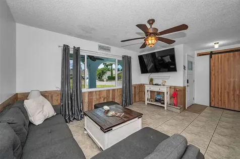 505 Whispering Oak Drive Tarpon Springs FL 34689