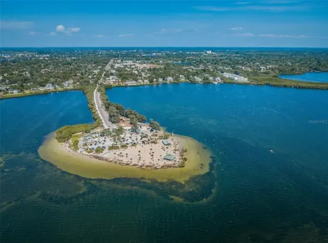 505 Whispering Oak Drive Tarpon Springs FL 34689