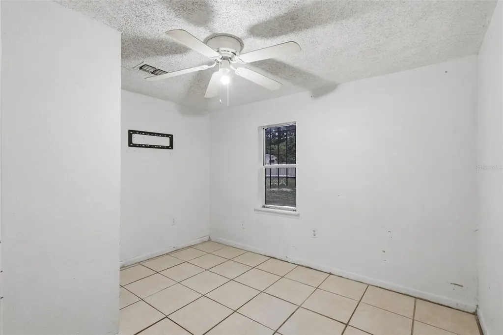 1215 S Delaware Avenue Deland FL 32720