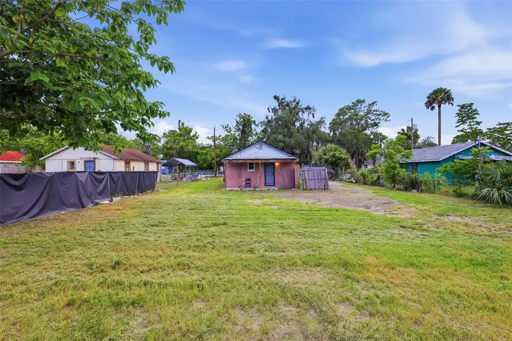 1215 S Delaware Avenue Deland FL 32720