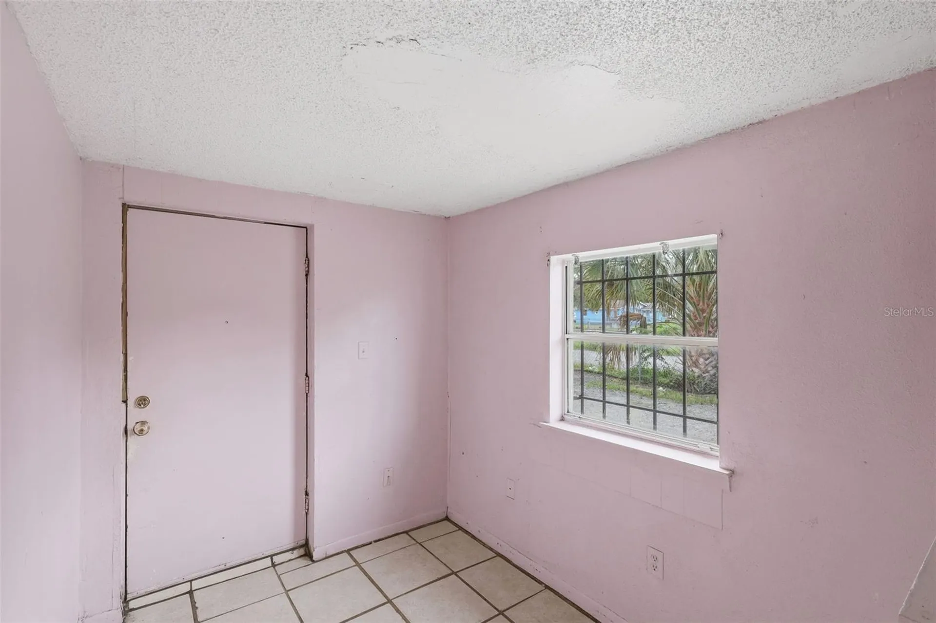 1215 S Delaware Avenue Deland FL 32720