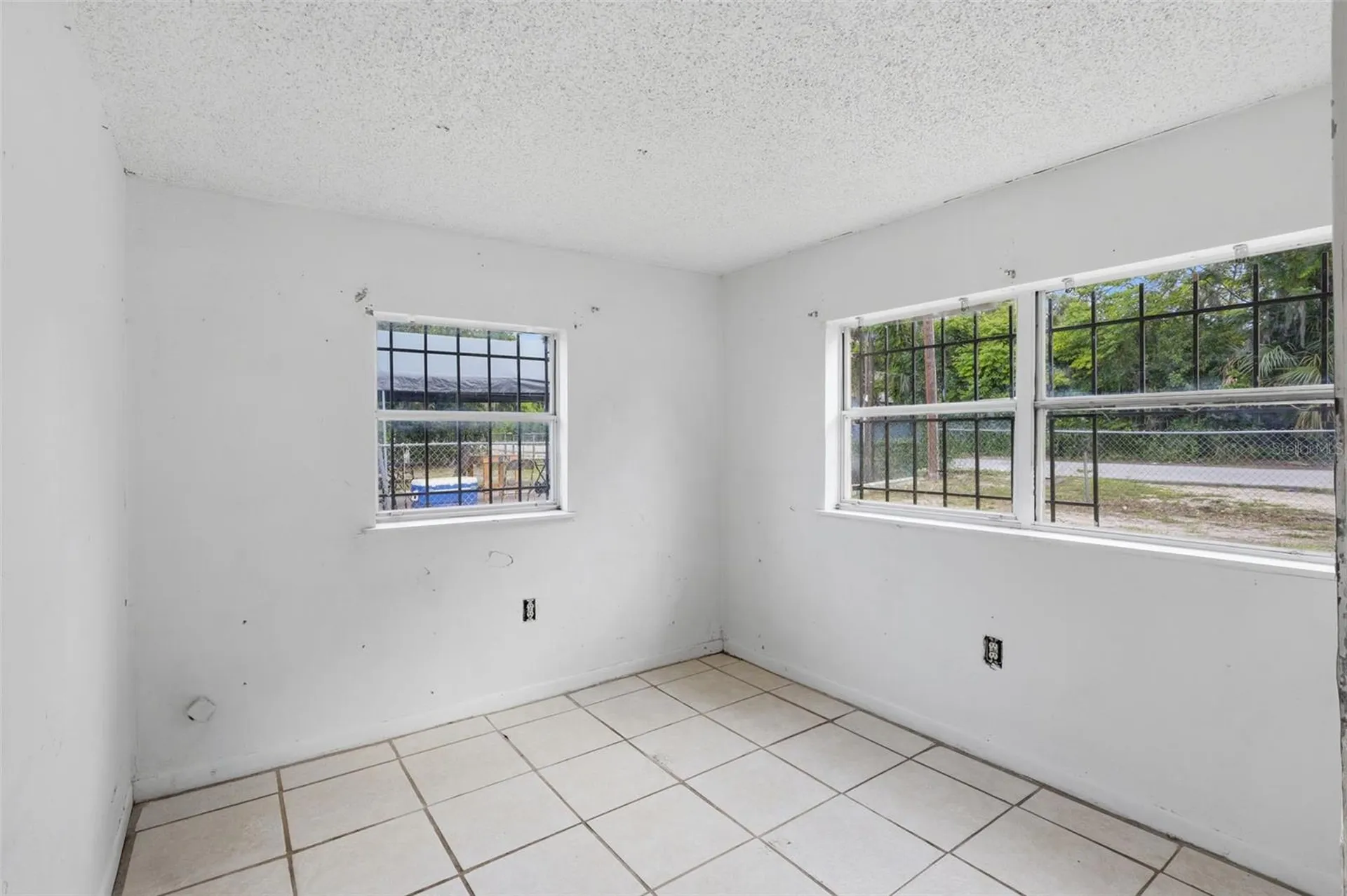 1215 S Delaware Avenue Deland FL 32720