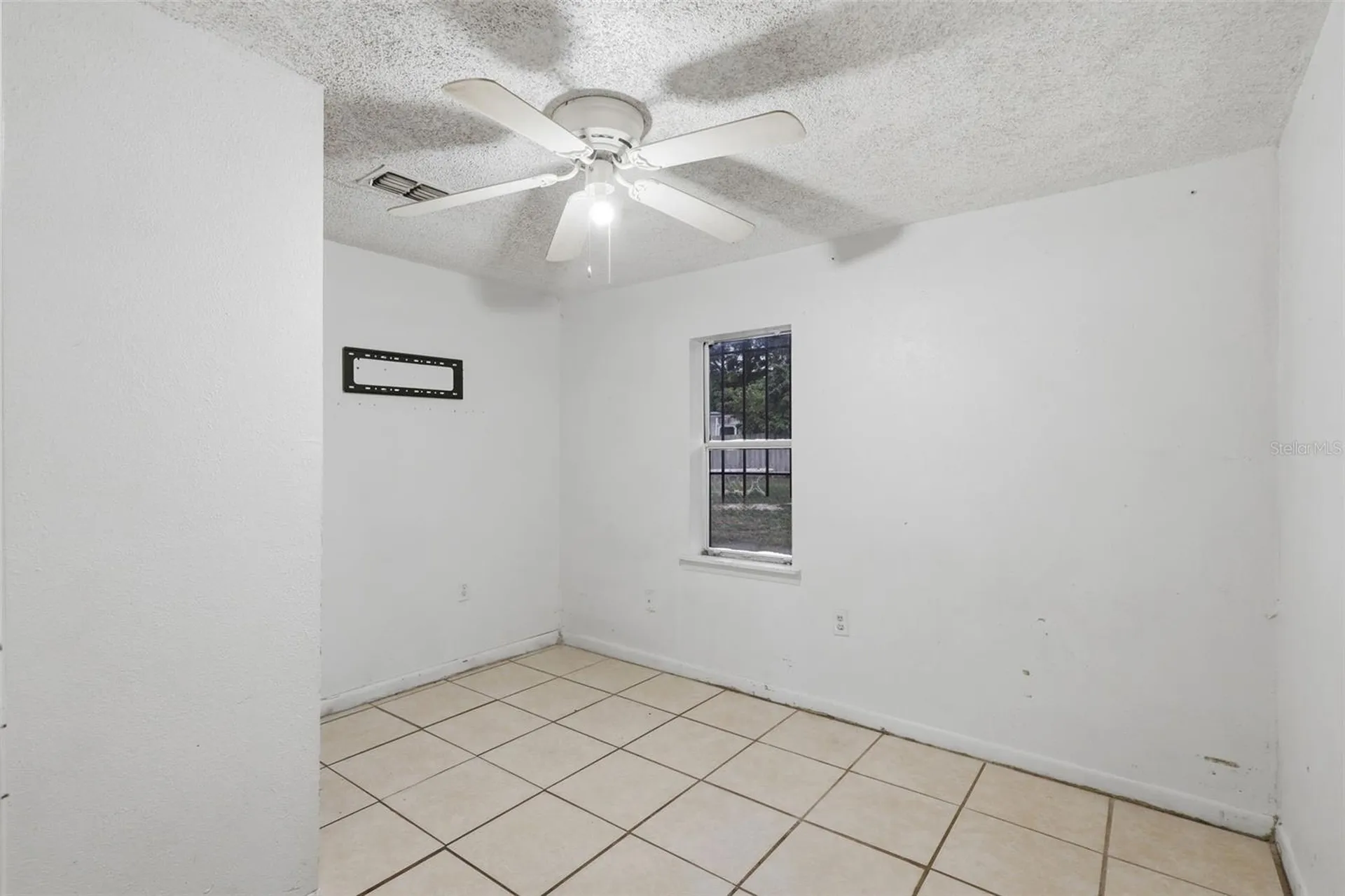 1215 S Delaware Avenue Deland FL 32720