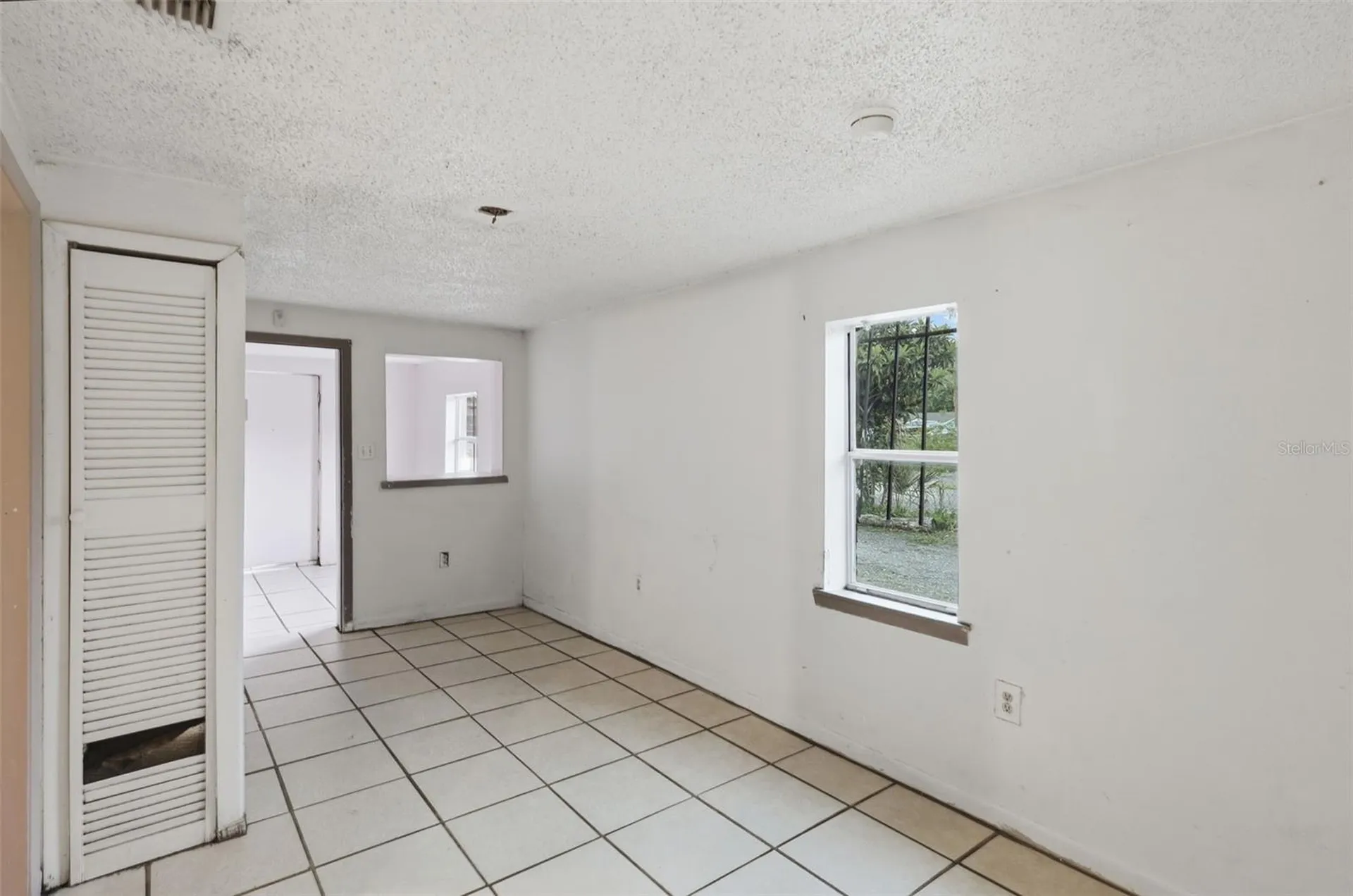 1215 S Delaware Avenue Deland FL 32720