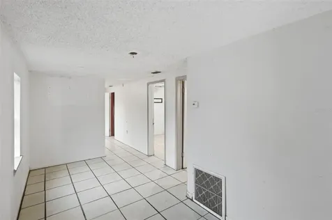 1215 S Delaware Avenue Deland FL 32720