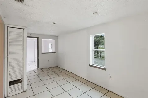 1215 S Delaware Avenue Deland FL 32720