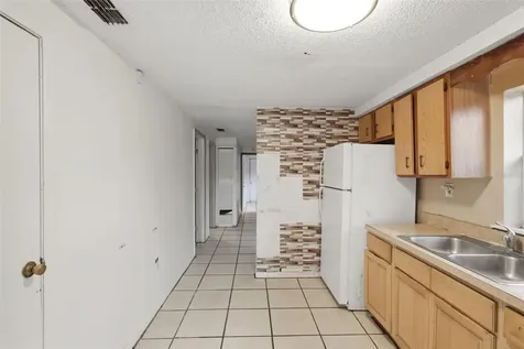 1215 S Delaware Avenue Deland FL 32720