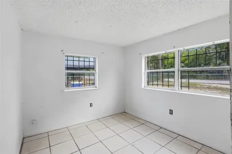 1215 S Delaware Avenue Deland FL 32720