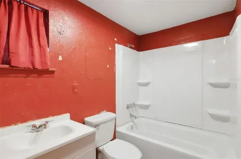1215 S Delaware Avenue Deland FL 32720