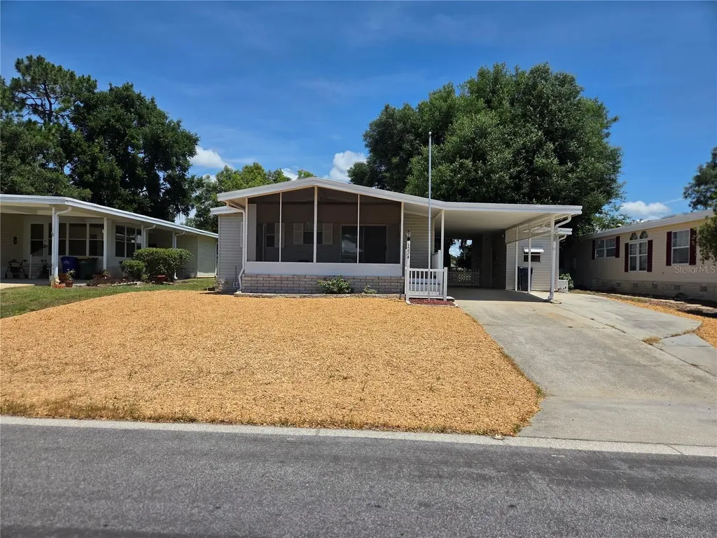 3224 Manatee Road Tavares FL 32778
