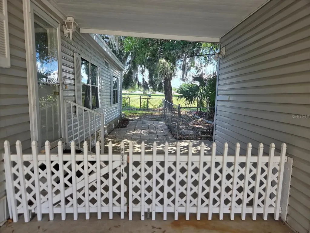 3224 Manatee Road Tavares FL 32778