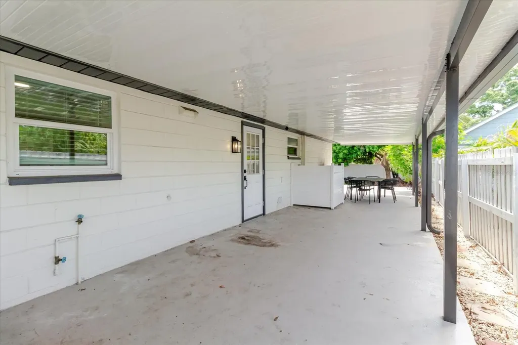 916 17th Street N St Petersburg FL 33713