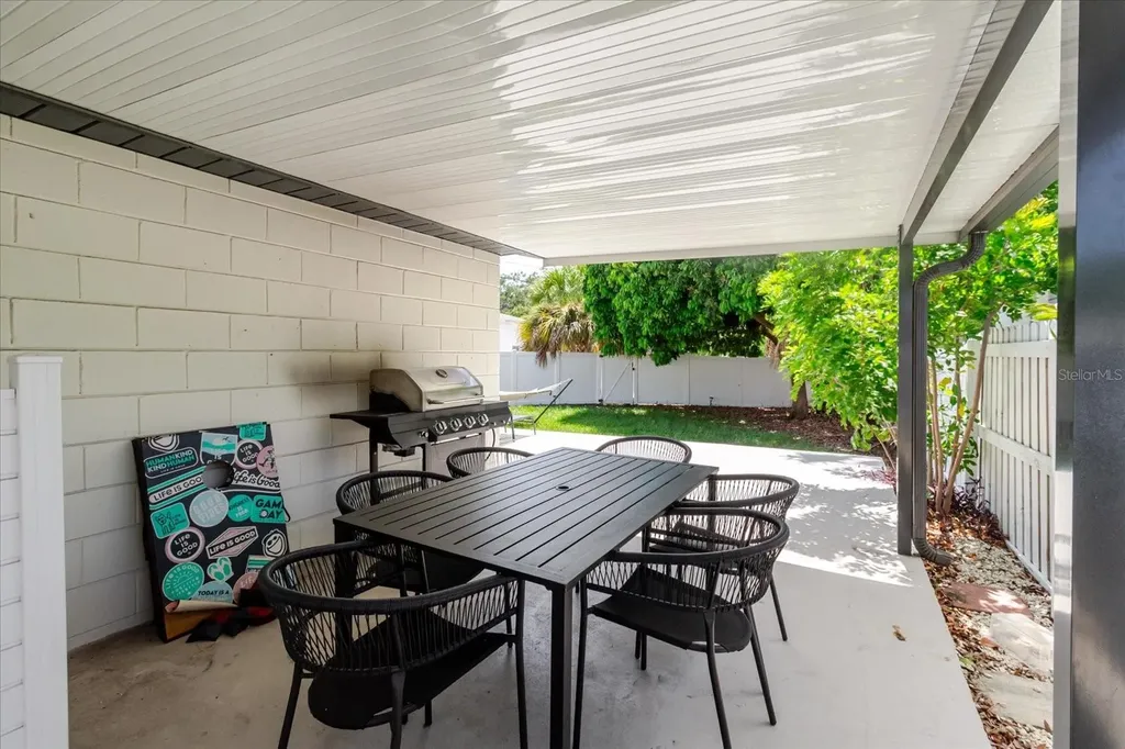 916 17th Street N St Petersburg FL 33713