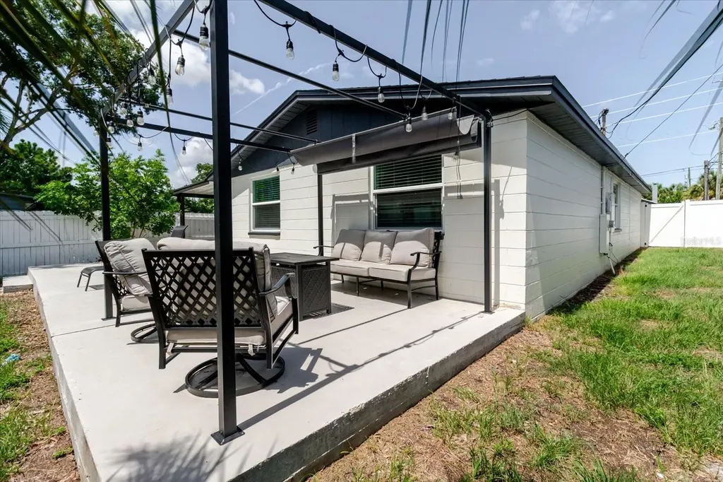 916 17th Street N St Petersburg FL 33713