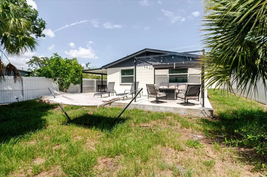 916 17th Street N St Petersburg FL 33713
