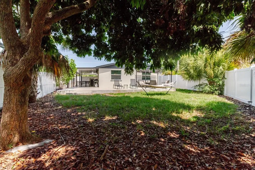 916 17th Street N St Petersburg FL 33713
