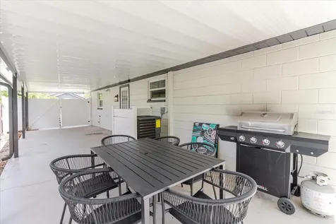 916 17th Street N St Petersburg FL 33713