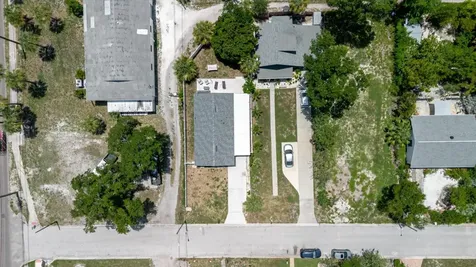 916 17th Street N St Petersburg FL 33713