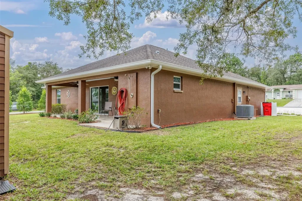 1763 W Mcneal Drive Dunnellon FL 34434