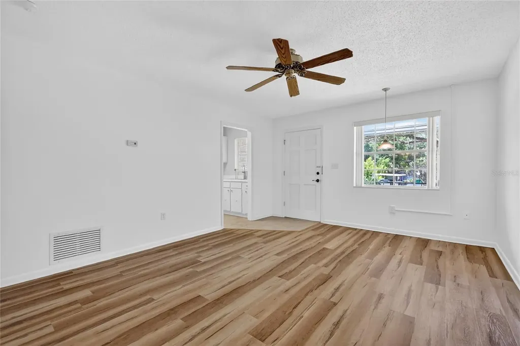 200 E 10th Avenue Mount Dora FL 32757