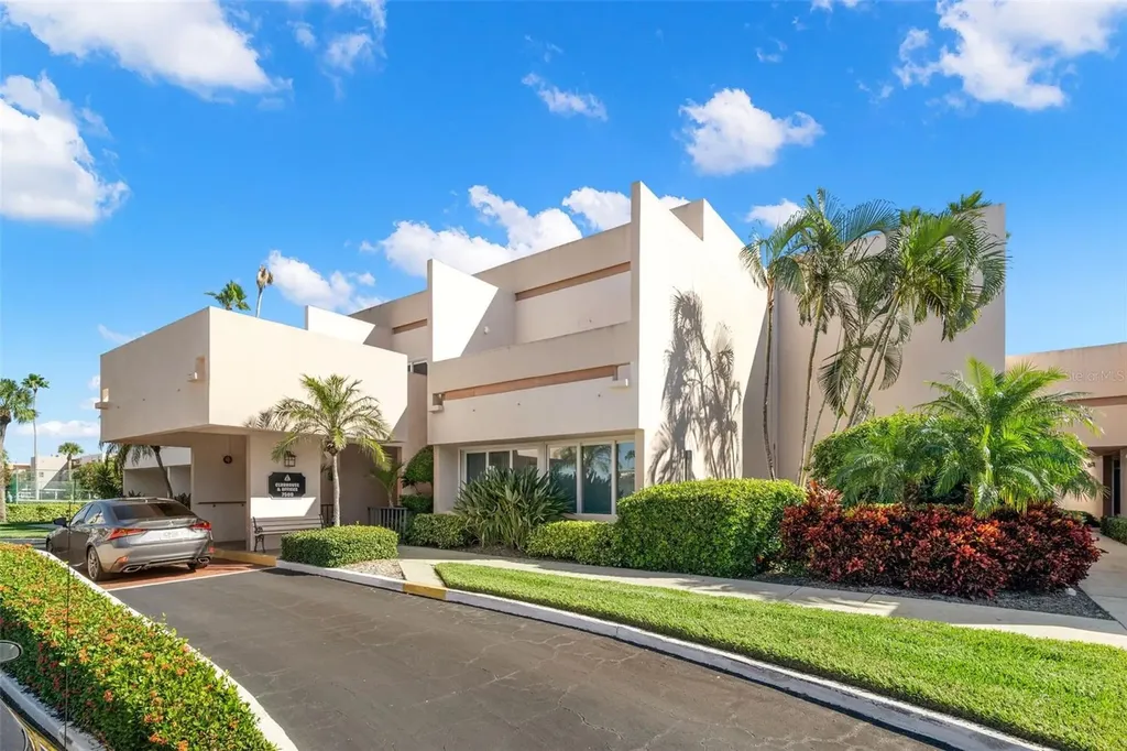 7300 Sun Island Drive S St Petersburg FL 33707