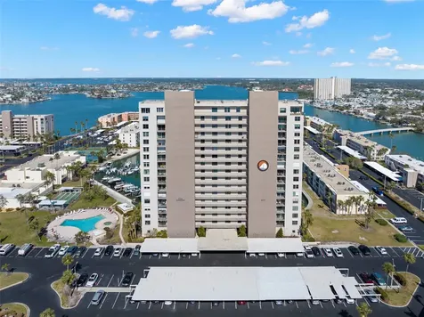 7300 Sun Island Drive S St Petersburg FL 33707