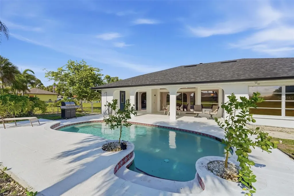 275 Rotonda Boulevard N Rotonda West FL 33947