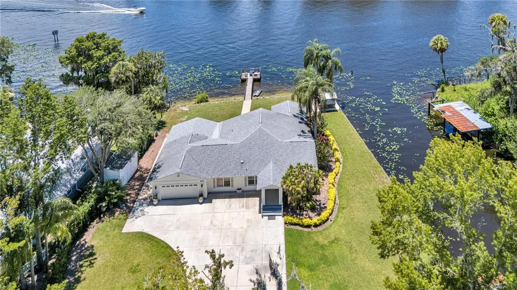 1645 Spring Garden Drive Astor FL 32102
