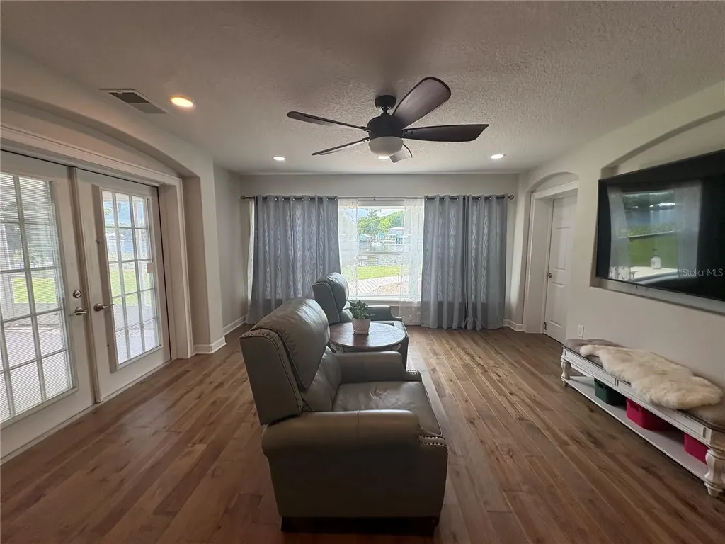 1645 Spring Garden Drive Astor FL 32102