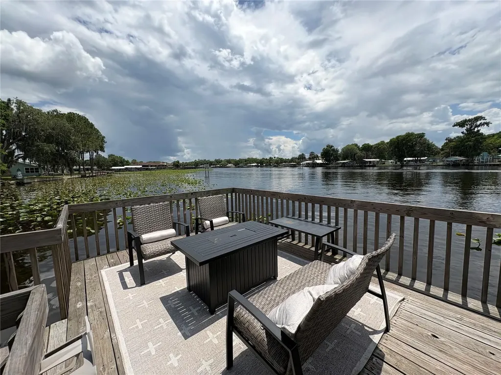 1645 Spring Garden Drive Astor FL 32102