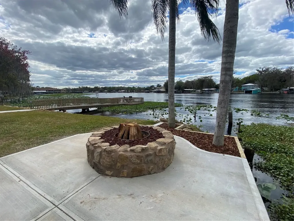 1645 Spring Garden Drive Astor FL 32102