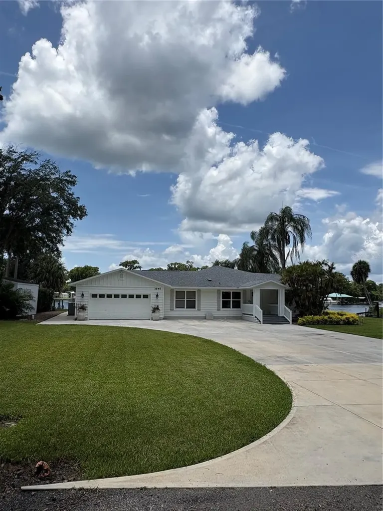 1645 Spring Garden Drive Astor FL 32102