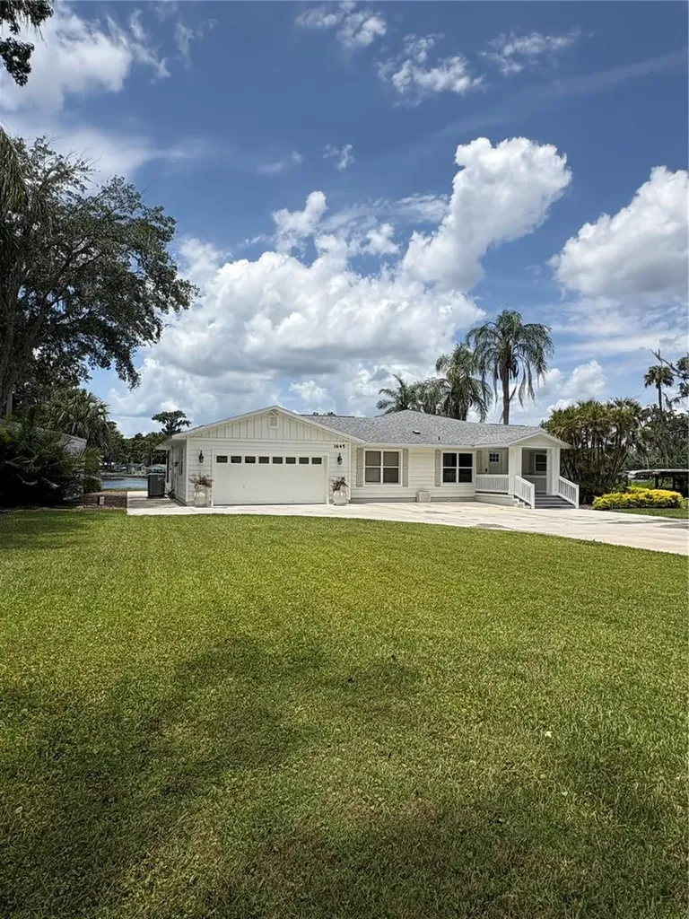 1645 Spring Garden Drive Astor FL 32102