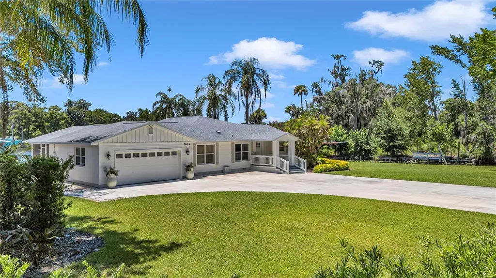 1645 Spring Garden Drive Astor FL 32102
