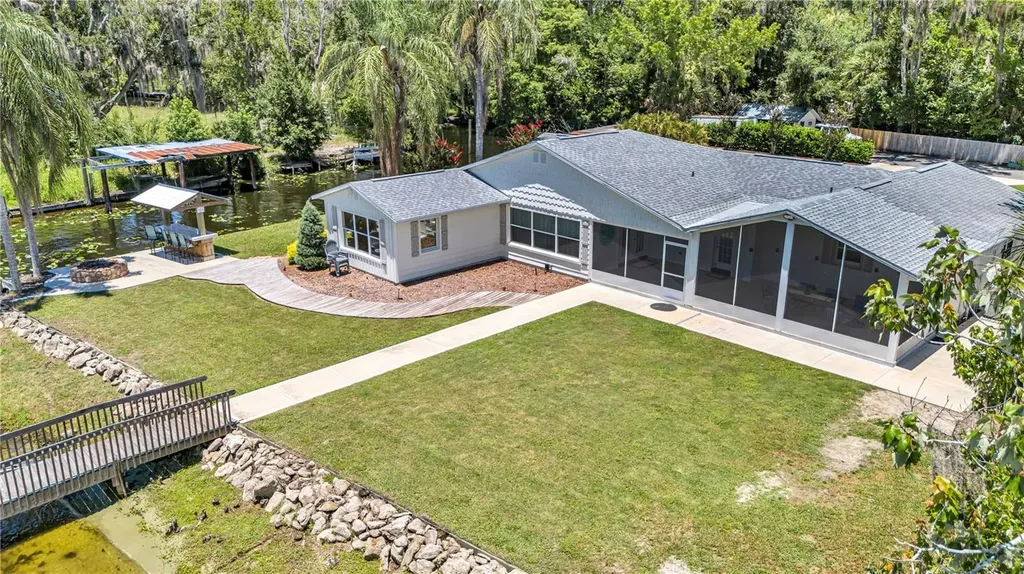 1645 Spring Garden Drive Astor FL 32102