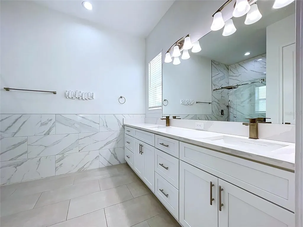 3702 W Roland Street Tampa FL 33609