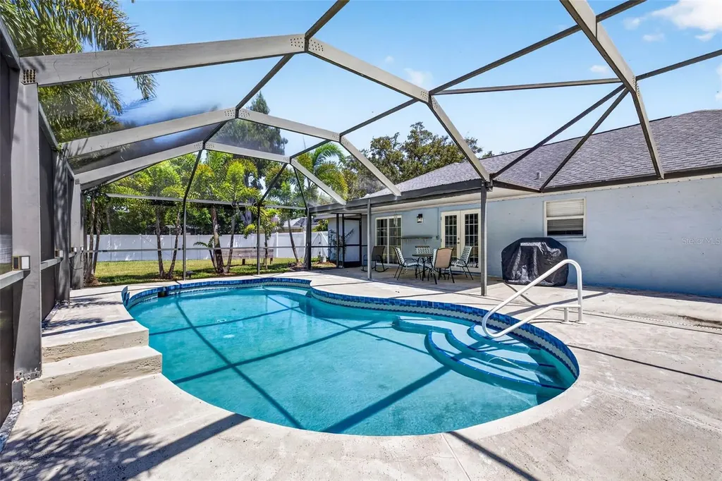 5002 Brandeis Circle S Sarasota FL 34243