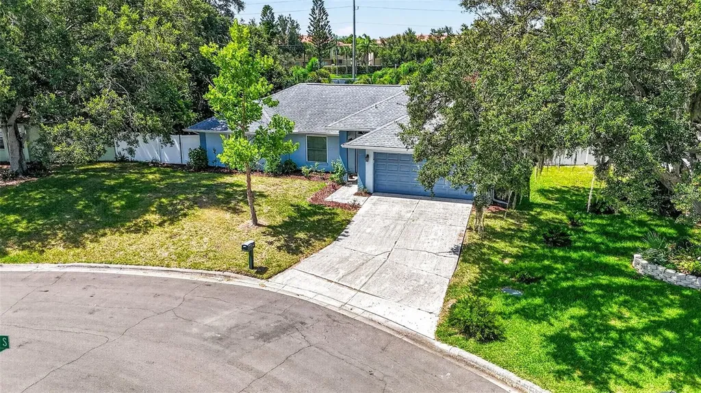 5002 Brandeis Circle S Sarasota FL 34243