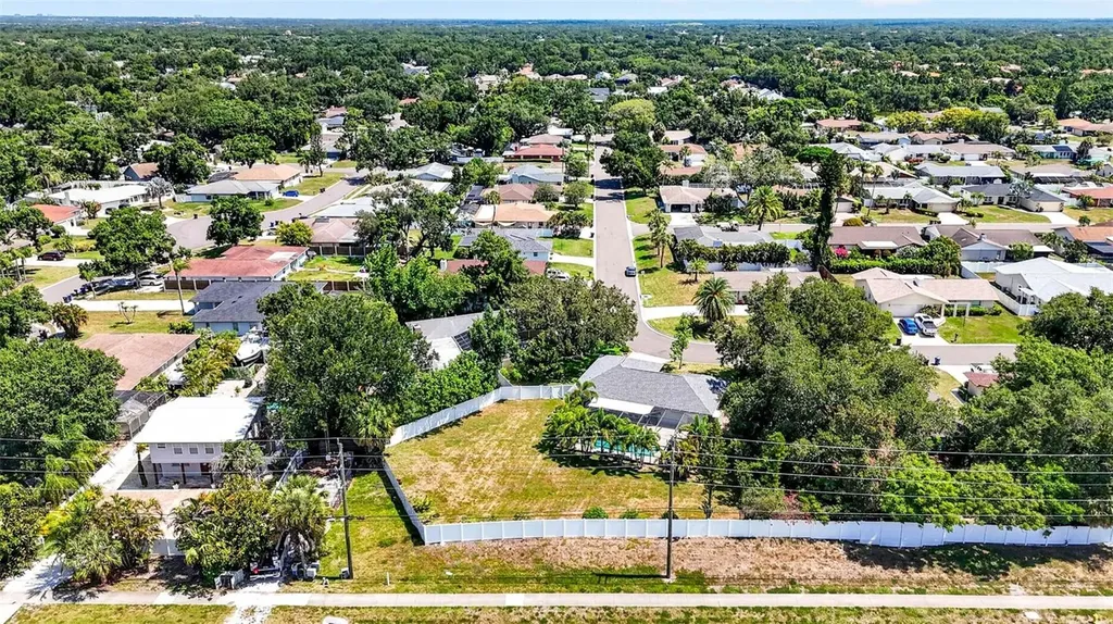 5002 Brandeis Circle S Sarasota FL 34243