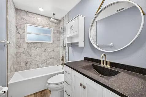 5002 Brandeis Circle S Sarasota FL 34243