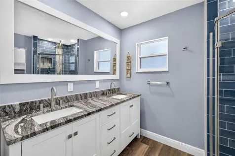 5002 Brandeis Circle S Sarasota FL 34243
