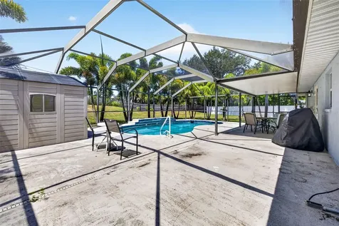 5002 Brandeis Circle S Sarasota FL 34243
